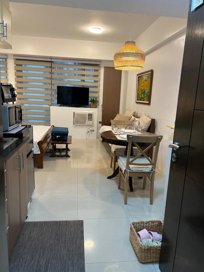 Telly'S Studio Across Naia3 Manila Bagian luar foto