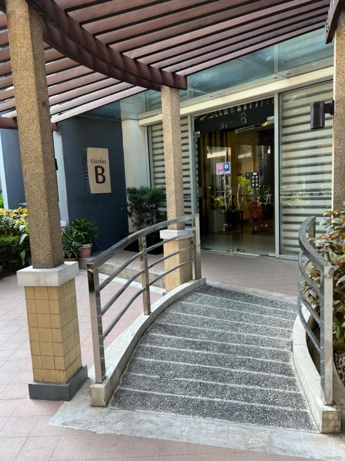 Telly'S Studio Across Naia3 Manila Bagian luar foto